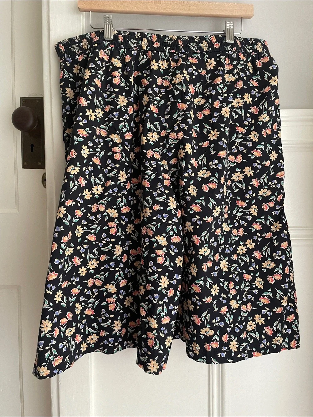 Vintage Tilley Endurables floral trouser shorts-Size XL - Picture 2 of 10